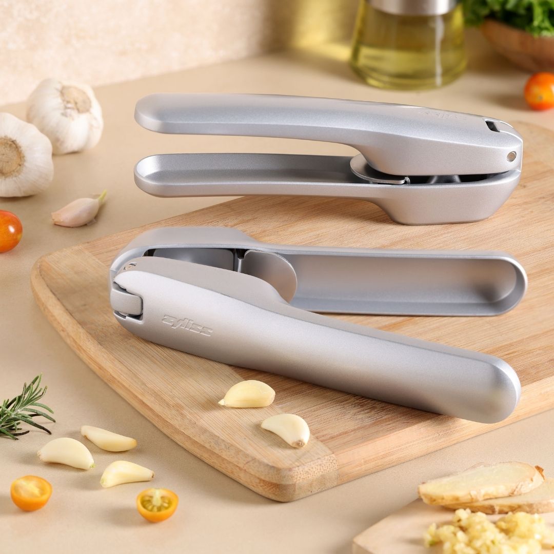 Zyliss Susi 3 Garlic Press - Effortless Garlic Crushing