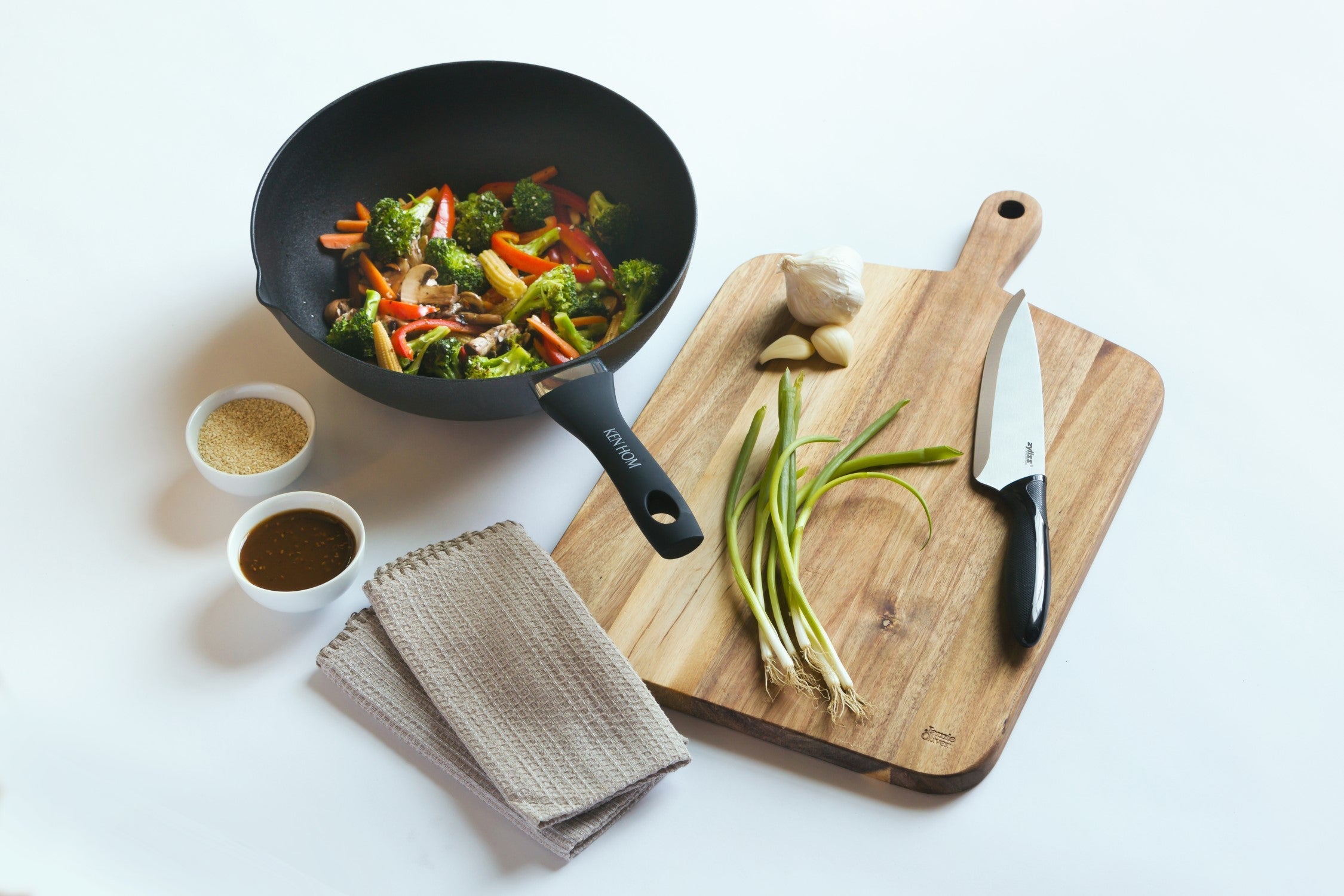 Ken Hom Classic Non-Stick Aluminum Wok - Thumbnail 4