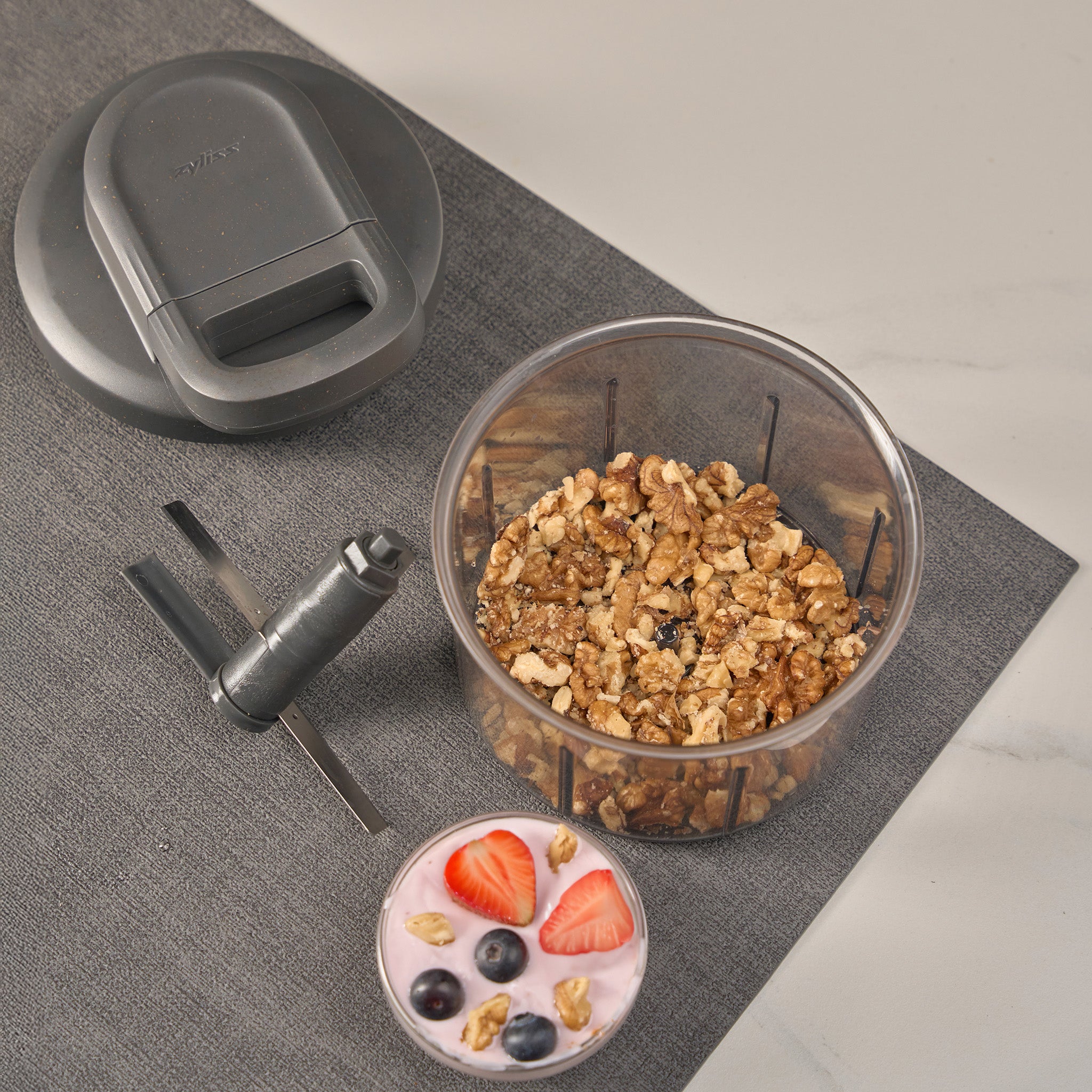 Zyliss Easy Pull Food Processor, Manual Hand-Powered Chopper