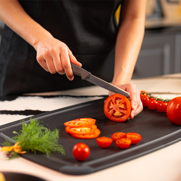 Zyliss Tomato Knife Serrated In Use