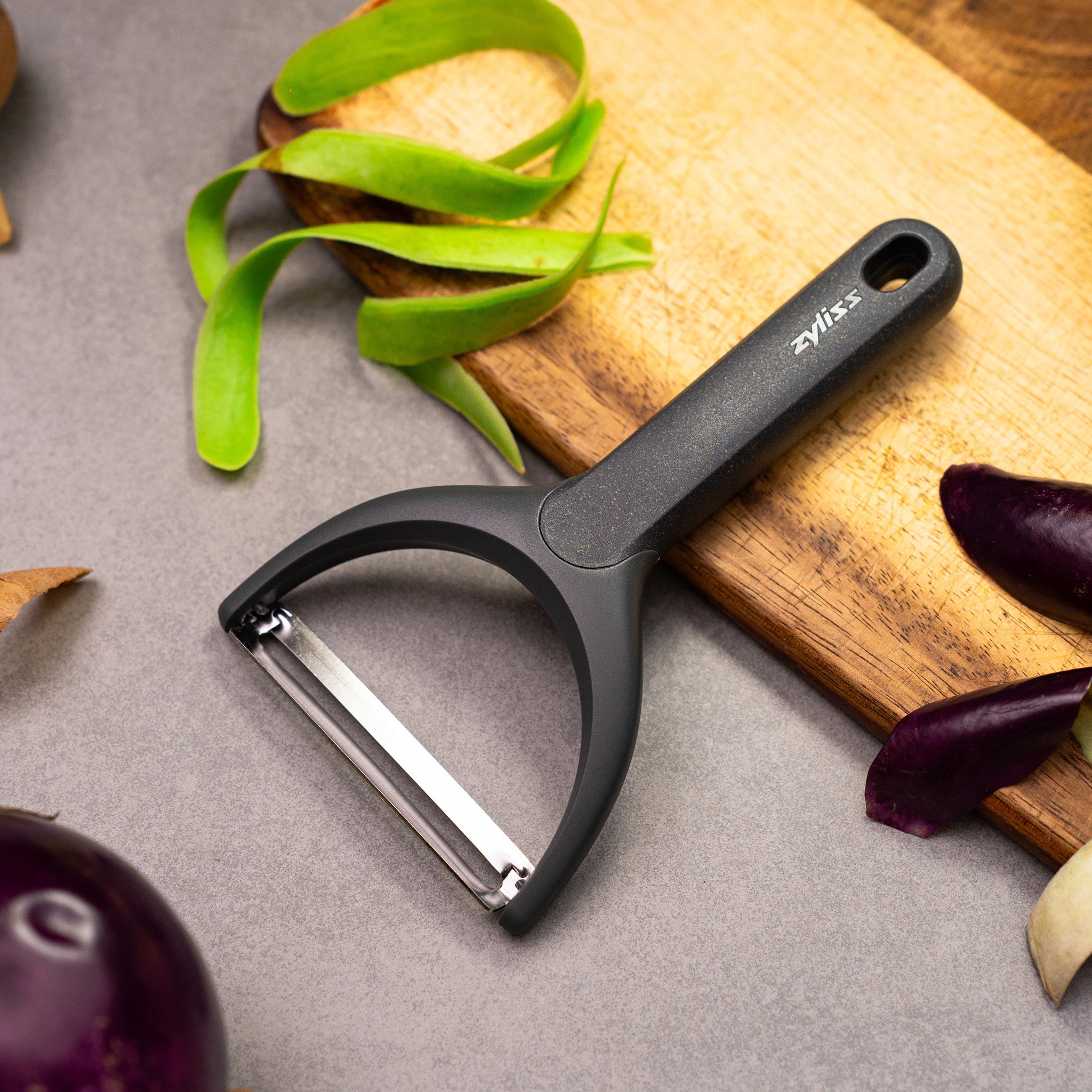 Zyliss Wide Peeler – Broad, Efficient Peeling Tool