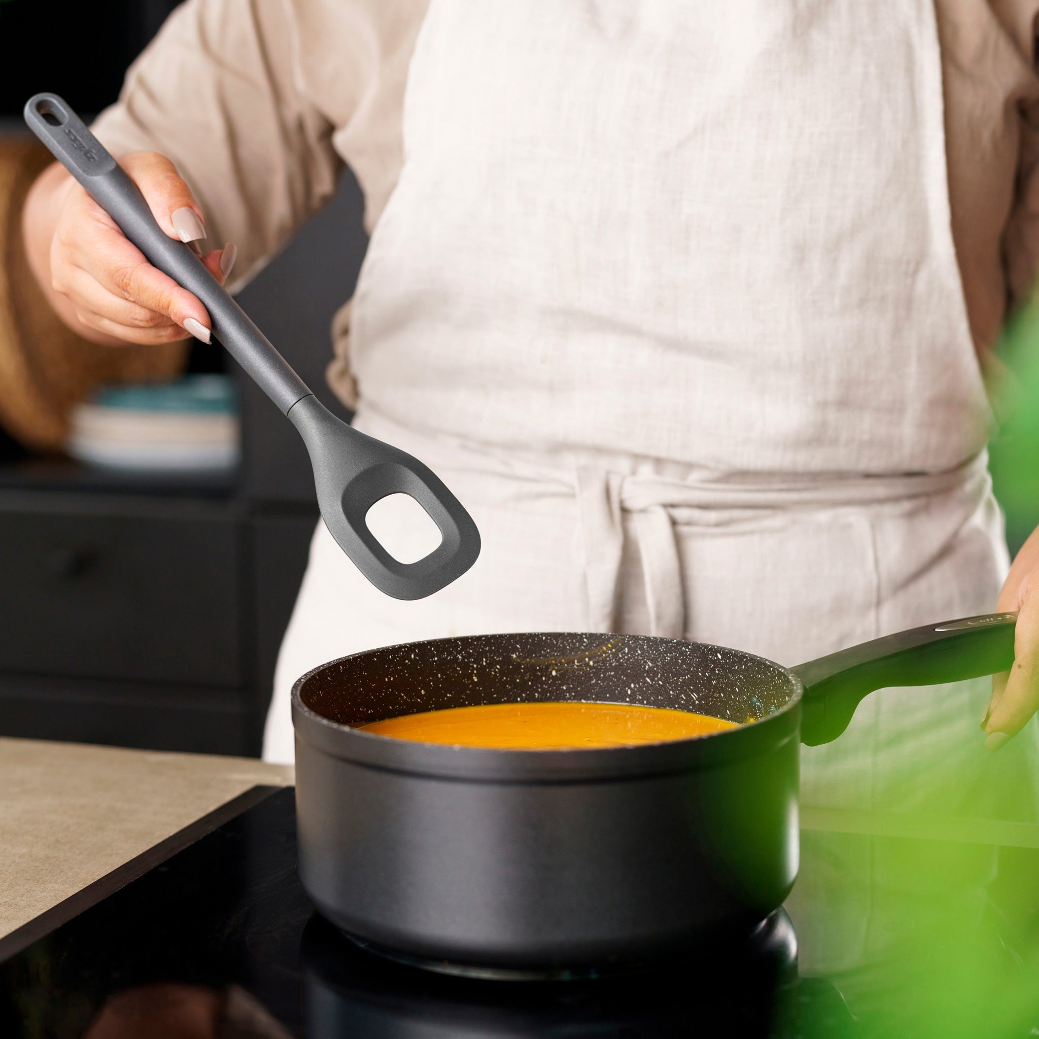 Zyliss Square Mixing Spoon – Unique Design for Even Mixing