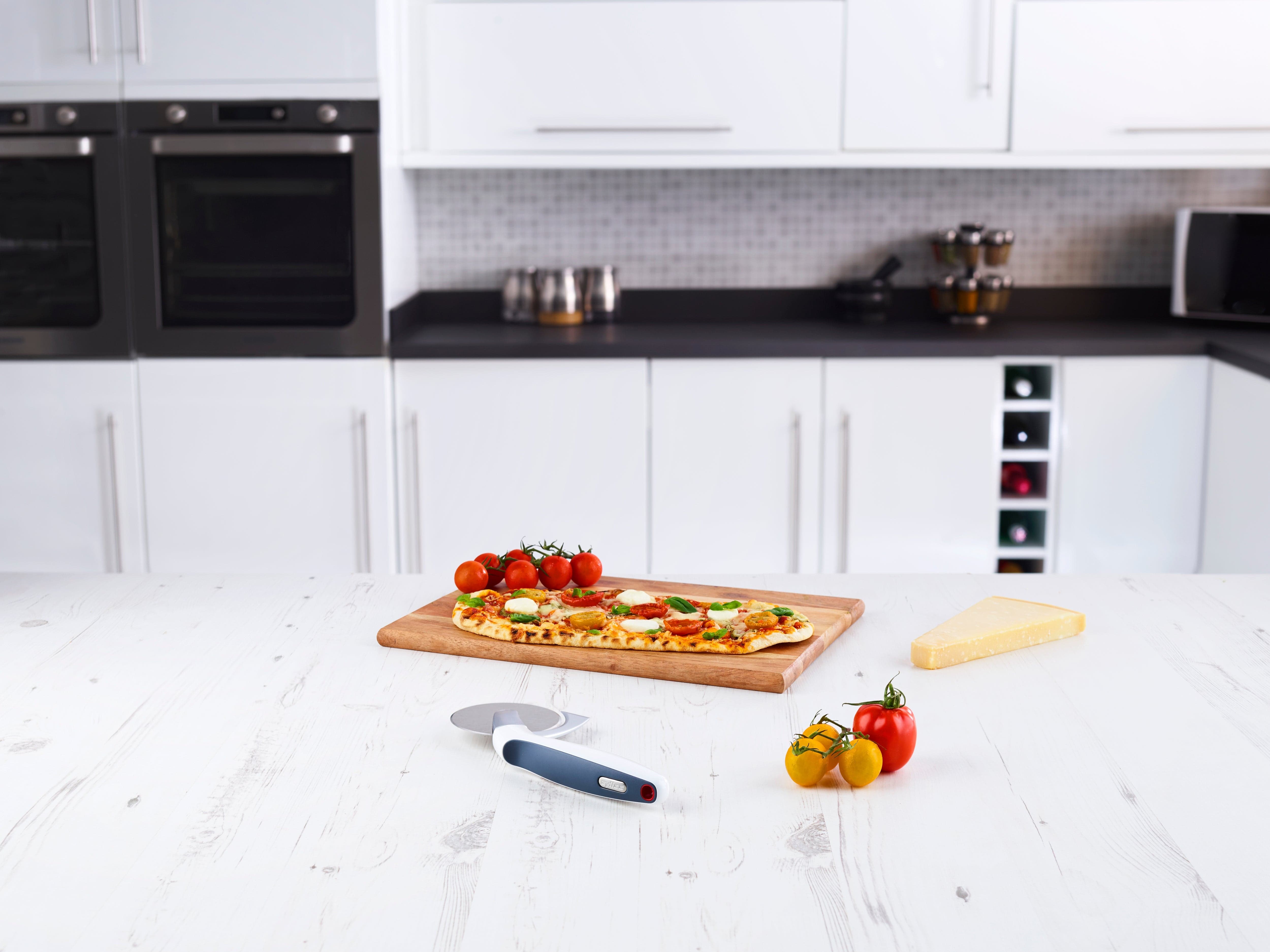 ZYLISS Sharp Edge Pizza Slicer and Crust Cutter