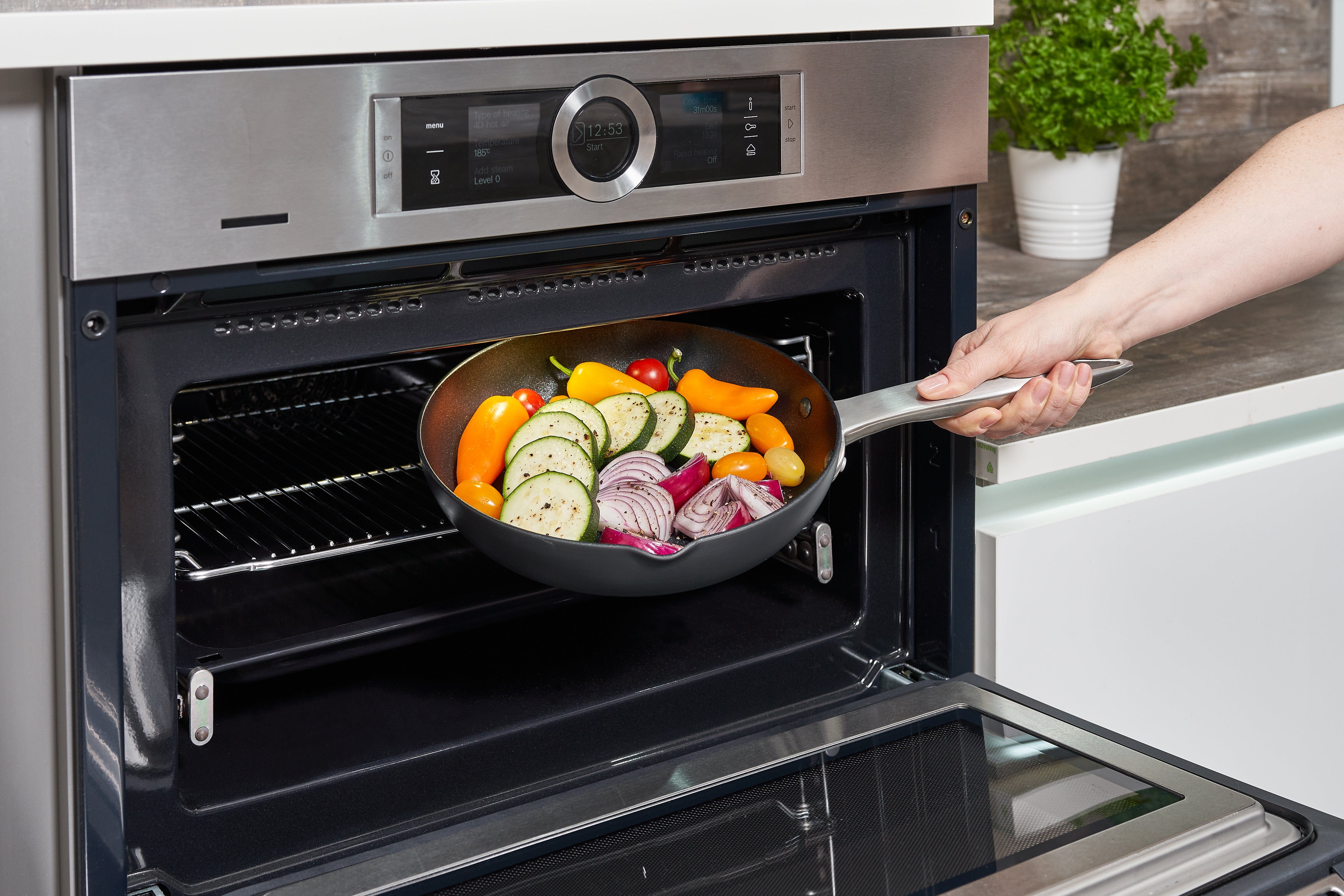 Zyliss Ultimate Pro Nonstick 9.5 inch Frying Pan with Pour Spout